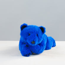 Load image into Gallery viewer, Sapphire Bear Hug 18&quot;
